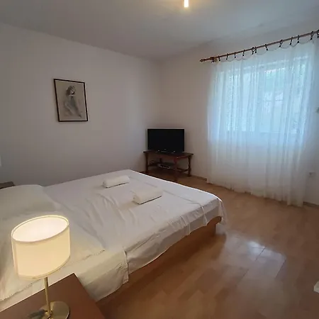 Marijan Zavala-prizemlje Apartment
